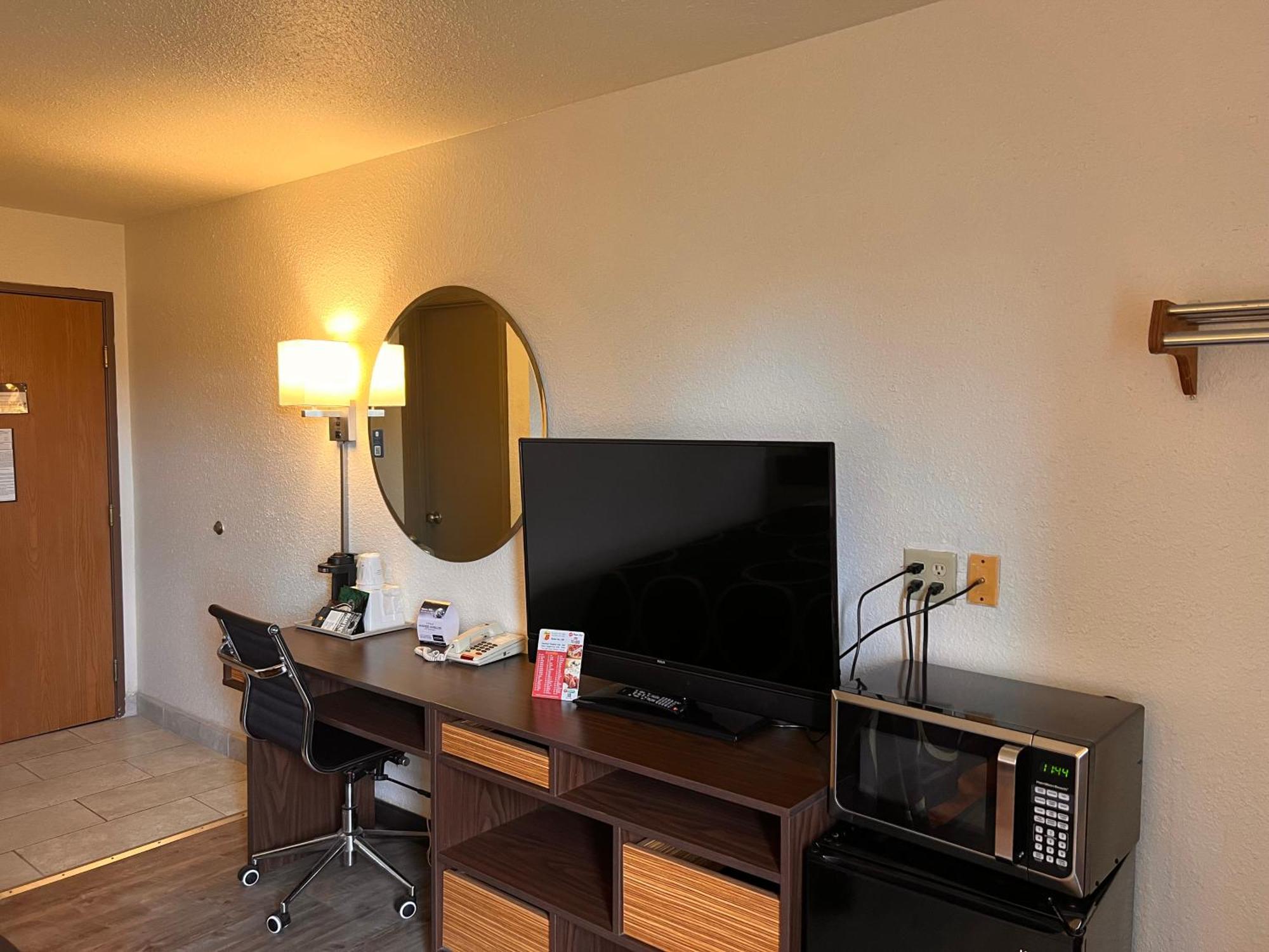 ซูเปอร์ 8 บาย วินด์แฮม เอลิซาเบททาวน์ Hotel อลิซาเบธทาวน์ ภายนอก รูปภาพ